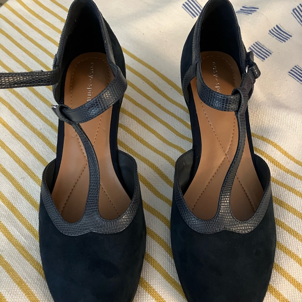 EASY SPIRIT t-strap navy blue suede heels